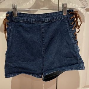Lace up Denim Highwaisted shorts